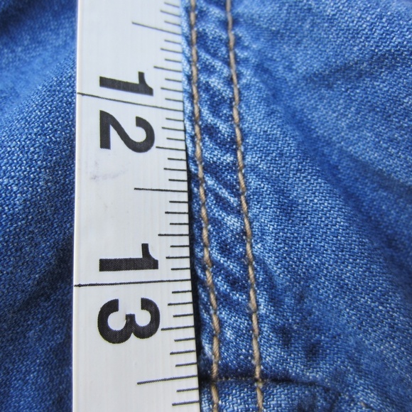 Torrid Short Women's 24 Relax Utility Light Weight Mid-Rise Medium Wash NEW - Picture 11 of 16